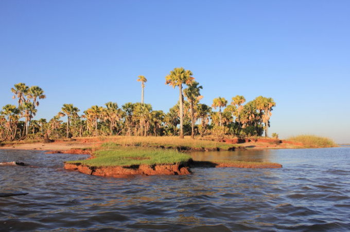 Marandravy Island on Lake Kinkony - Photo: Bernhard Walter