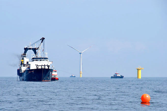 Construction of the Baltic 1 offshore wind farm - photo: NABU/ Andreas Fußer